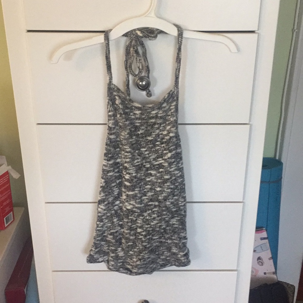 High neck and open back tank top